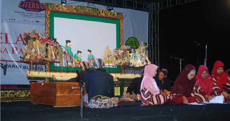 kesenian wayang kulit desa Panggungharjo *