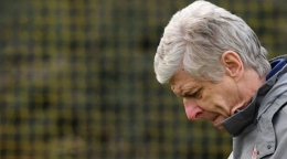 Menghitung jam atau hari, akhir perjalanan Wenger di Arsenal usai kalah dari Bayern? sumber: www.bola.com