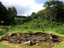 Sisa-sisa megalitikum situs Balekambang. Foto: Diella Dachlan