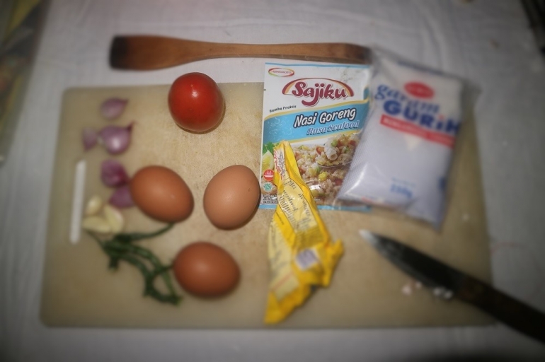 Saat membuat nasi goreng, Sajiku dari Ajinomoto tetap menjadi andalan. | Dokumentasi Pribadi