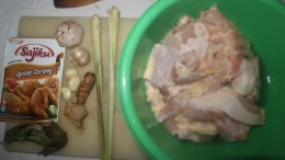 Bumbu Praktis Ayam Goreng Sajiku yang menjadi andalan saya memasak ayam goreng. | Dokumentasi Pribadi.