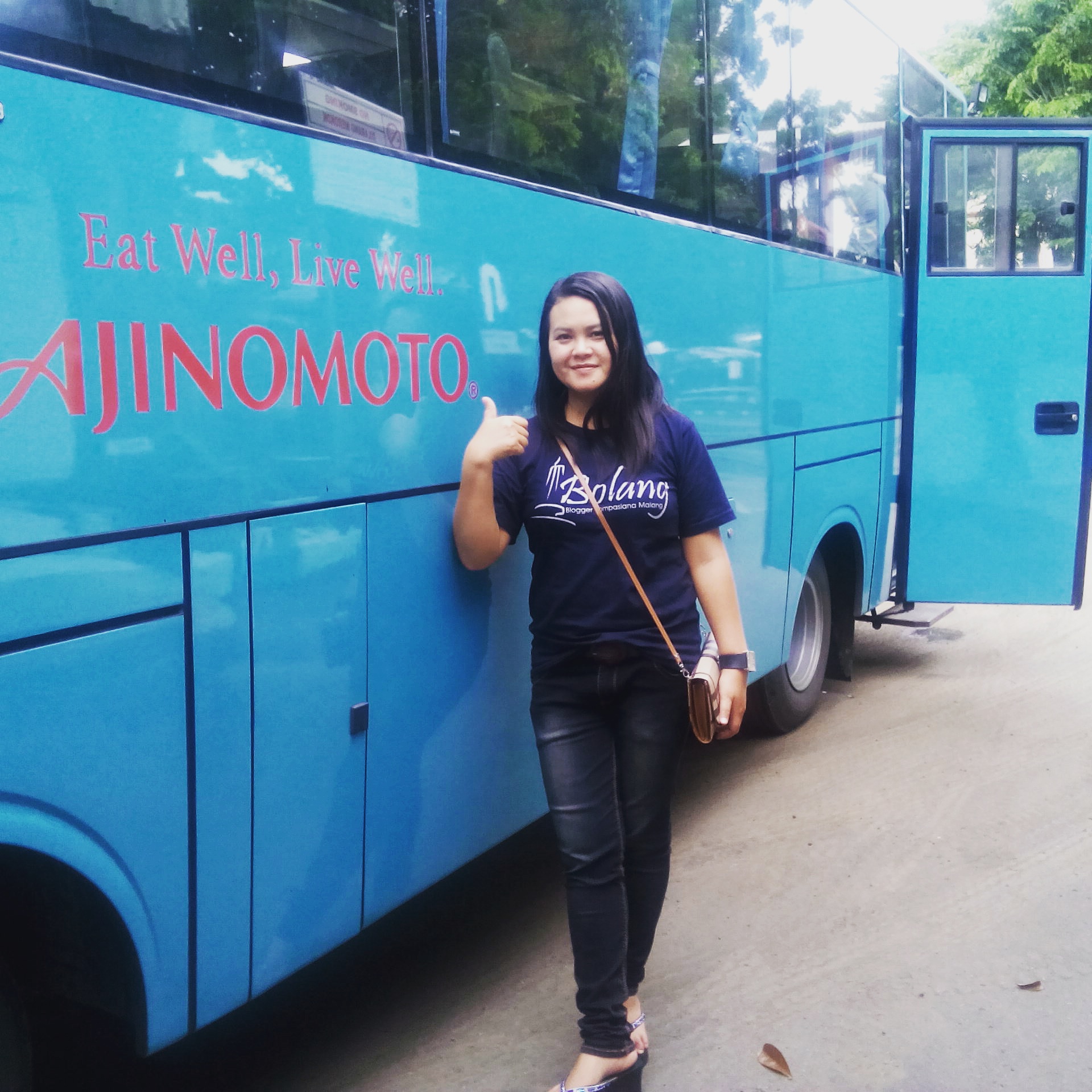 saat berkunjung ke pabrik Ajinomoto