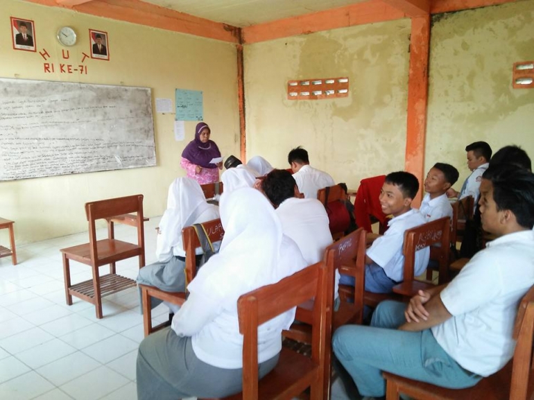 Suasana belajar MA Amaliyah Medan (dok. pribadi 8/3/2017)