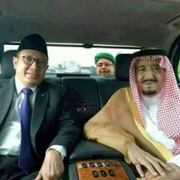 Hadir di belakang mobil Raja Salman (Via seword @Alifurrahman)