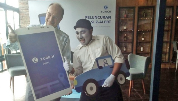 Presiden Direktur PT Zurich Insurance Indonesia, Philippe Danielski, dalam peluncuran aplikasi Z-Alert dengan aksi pantonim, di Jakarta. (foto: BRIAN HIKARI/TEMPO)