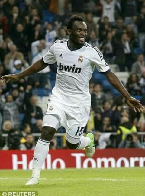 (Essien berbaju Real Madrid / sumber foto : Dailymail)