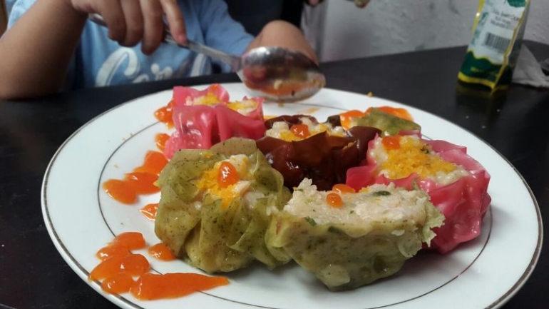 Siomay Pelangi yang Unyu (pic: Mb Riana Dewi)