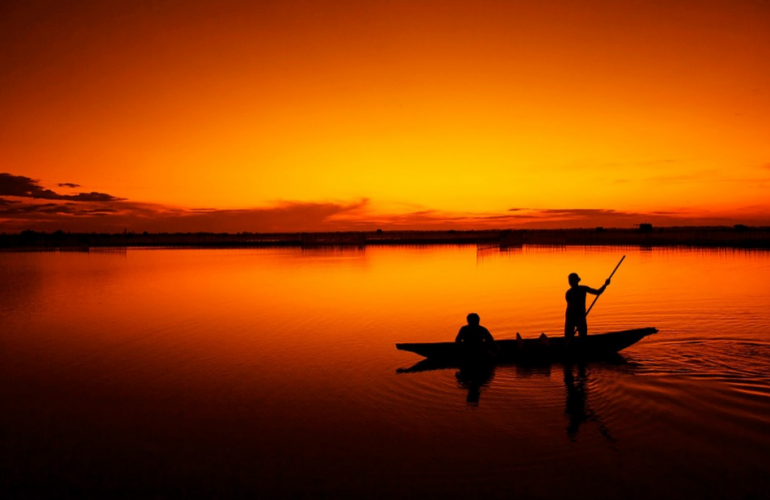 https://pixabay.com/en/fishing-boat-fisherman-164977/