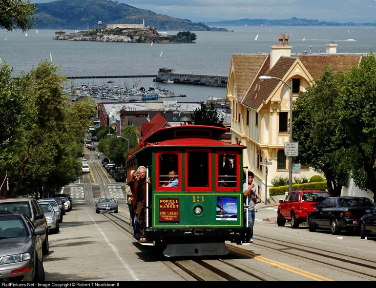Pulau Al Catraz dan trem San Francisco, ketika berada di ujung atas kota ….. || www.railpicture.net
