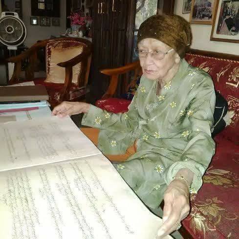 Dr Hj Siti Maryam Binti Muhammad Salahudin (Ina Ka'u Mari)