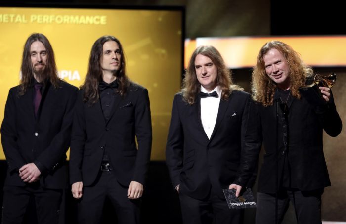 Megadeth di ajang grammy awards ke 59. sumber : beritagar