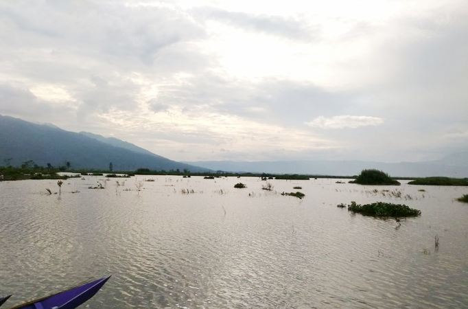 Menjajakan Wisata Desa Gratis di  Pinggiran Rawa  Pening  