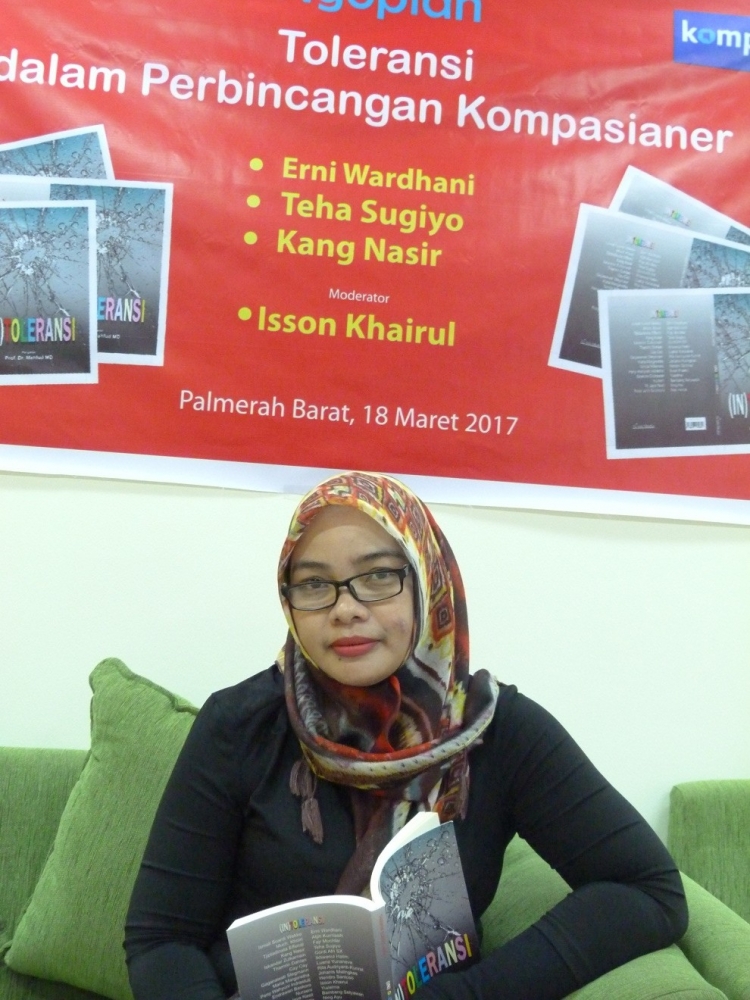 Erni Wardhani, pembicara mendampingi Kang Nasir dan Pak Teha Sugiyo (dok.pri)