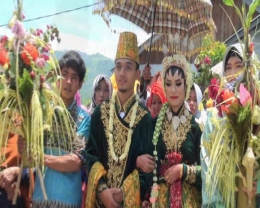 Gambar 6, Awal prosesi Temon Penganten (Doc. FMT)