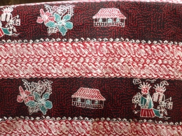Batik Etnik Tangsel dengan tiga motif sekaligus: Anggrek van Douglas, Rumah Blandongan, Ondel-ondel. (Foto: Gapey Sandy)