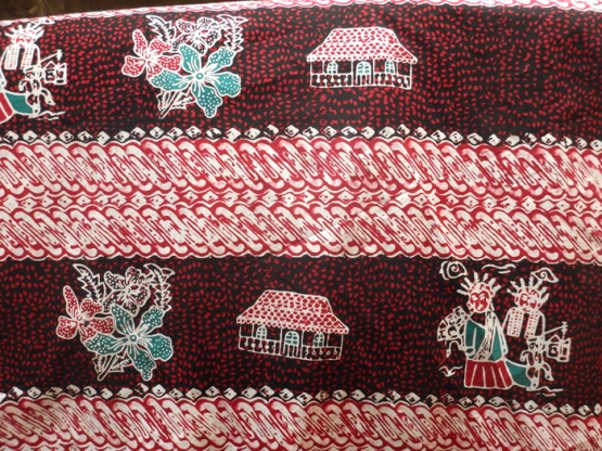 Batik Etnik Tangsel dengan tiga motif sekaligus: Anggrek van Douglas, Rumah Blandongan, Ondel-ondel. (Foto: Gapey Sandy)