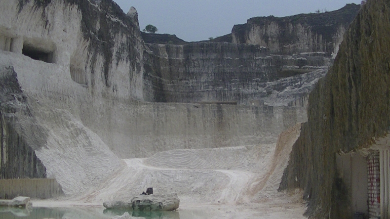 Bukit Jaddih (atas dan bawah, koleksi pribadi)