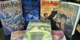 Buku Harry Potter yang diterjemahkan oleh penerbit Gramedia Pustaka Utama | Sumber: www.kapanlagi.com