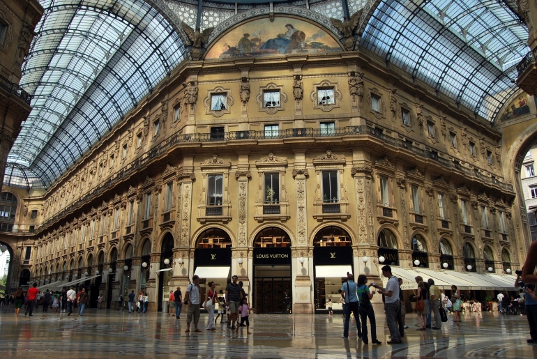 Galleria Vittorio Emanuele II di samping Gereja Katedral Milan, FOTO: milano.fanpage.it