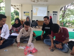 Participants break the tasks and manage the program