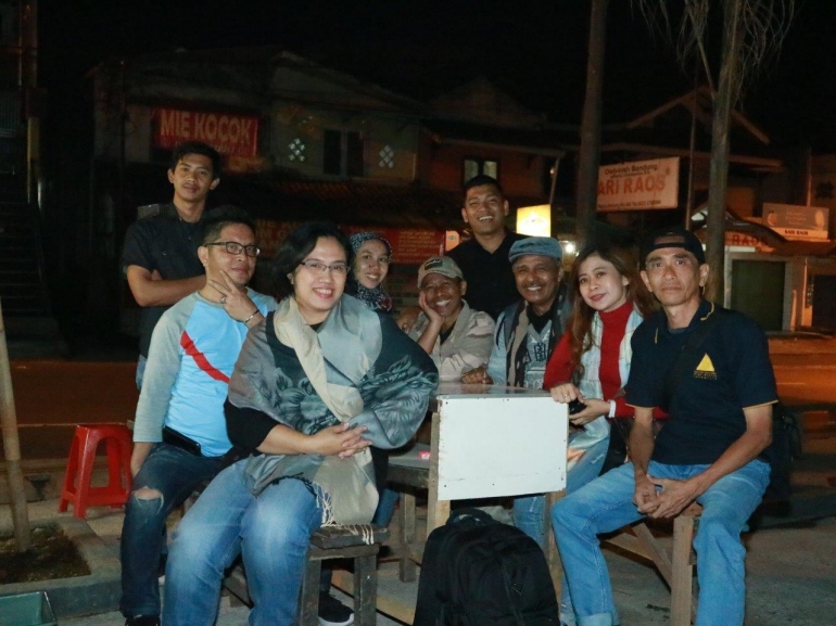 Mejeng Bareng Tim Sembilan, setelah makan Ketan Bakar di Lembang, Kamis (23/03/17)