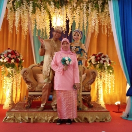 saya dan pengantin Melayu di Tj Pinang, Kep.Riau (dok.pri)