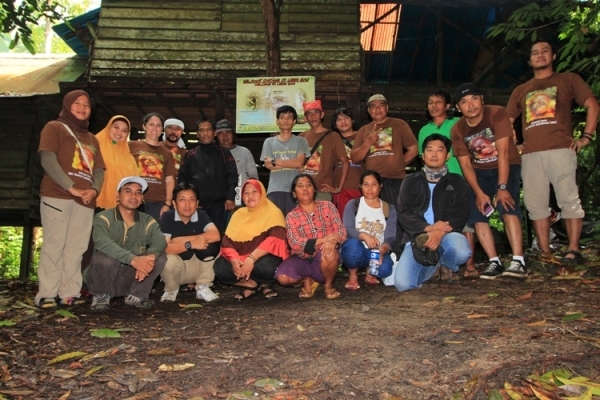 Foto bersama dengan para pihak. Foto dok. Wahyu Susanto, YP