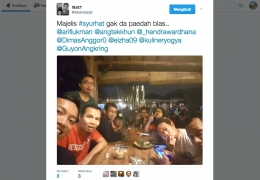 Wajah-wajah majelis #syurhat malam itu (twitter @iskandarjet).