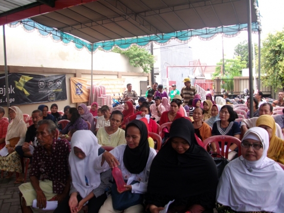 Para lansia sedang periksa kesehatan tulang, dokpri