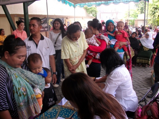Anak - anak sedang memeriksakan gizi, dokpri