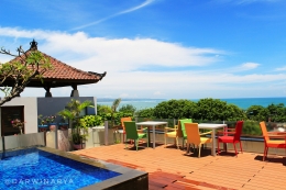 Suasana Rooftop Best Western Kuta Beach Bali, Selasa (28/3) siang. Dari Sini Kamu Bisa Duduk Sembari Memandangi Pantai Kuta / dap