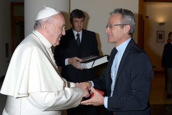 Paus Fransiskus bersama Uskup Carpi Monsinyur Cavina, FOTO: ilmostardino.it
