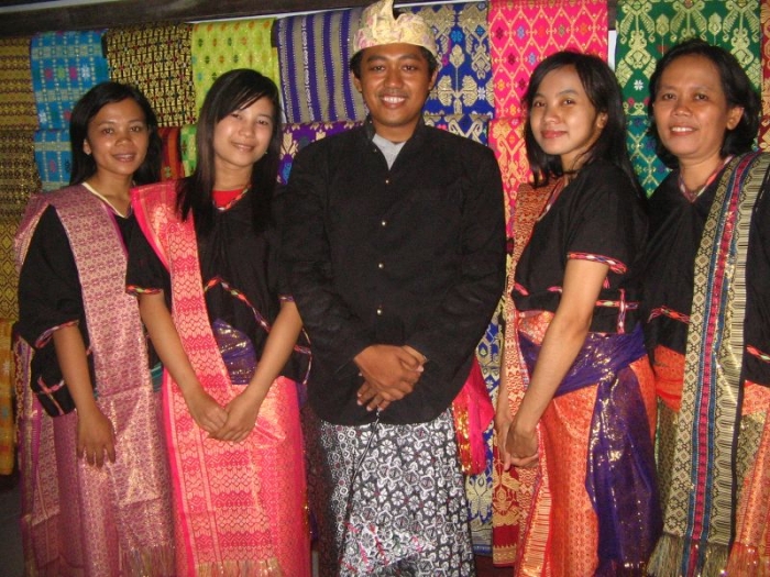 49 Pakaian Adat Ntb Brainly Yang Banyak Di Cari 49 Pakaian Adat Ntb Brainly Yang Banyak Di Cari