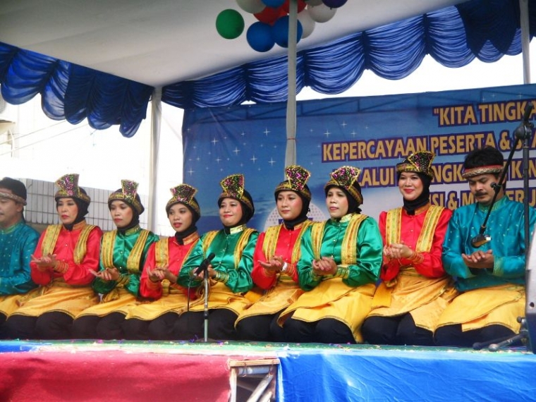 Semaraknya Pakaian Adat dari Berbagai Daerah Kompasiana com Semaraknya Pakaian Adat dari Berbagai Daerah Kompasiana com