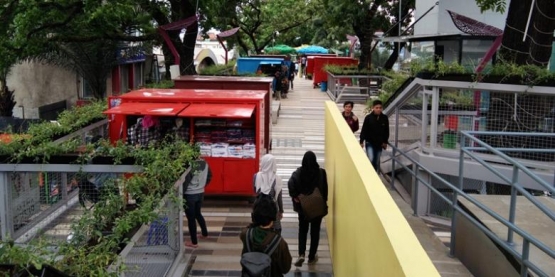 Teras Cihampelas (Kredit Foto Kompas).