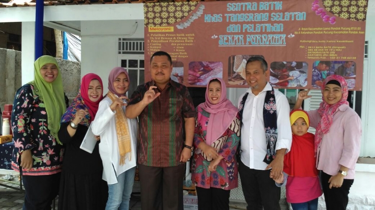 Kepala Dinas Koperasi dan UKM Kota Tangsel, Firdaus (bersafari) bersama Ibu Nelty, Ketua Ketapels dan beberapa kompasianer. Gambar: Dzulfikar Alala