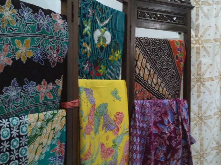 Aneka batik etnik khas Tangsel (dokpri)