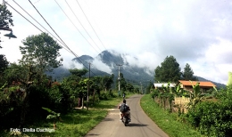 Jalan menuju Kampung Salaka menuju Situs Pasir Kaca