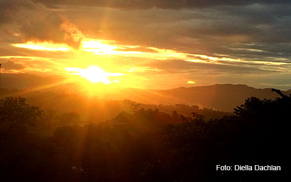 Senja di Gunung Salak