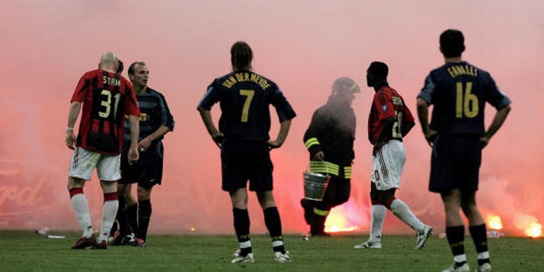 Derby Milan Pada Second Leg Perempat Final Liga Champions 2004-05