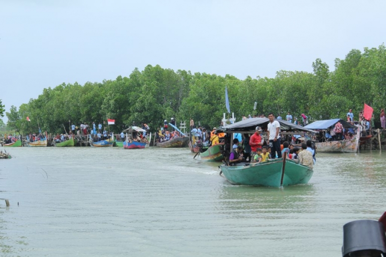 Pesona wisata bahari milik masyarakat Lasem (Sumber foto: www.wisatabaharidasun.com)