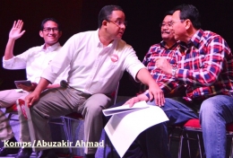 Gb : Anis-Sandi vs Ahok-Djarot dalam dalam rapat Pleno. Komps/abuzakir Ahmad