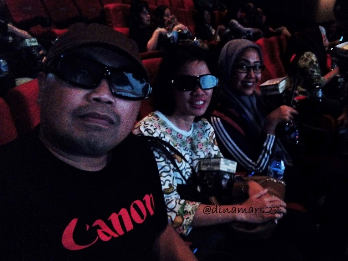 Sensasi Nonton Fast Furious 8 di Teater 4DX oleh Dina Sensasi Nonton Fast Furious 8 di Teater 4DX oleh Dina