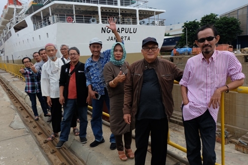 KM Nggapulu milik PT Pelni perbaikan di PT PAL Surabaya 