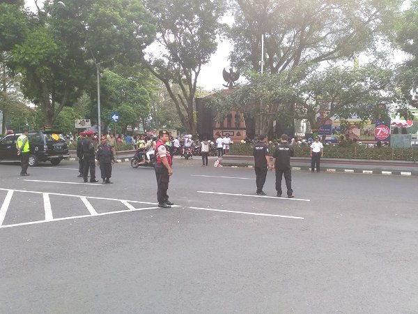 Pengamanan terlihat longgar (foto: dok pri)