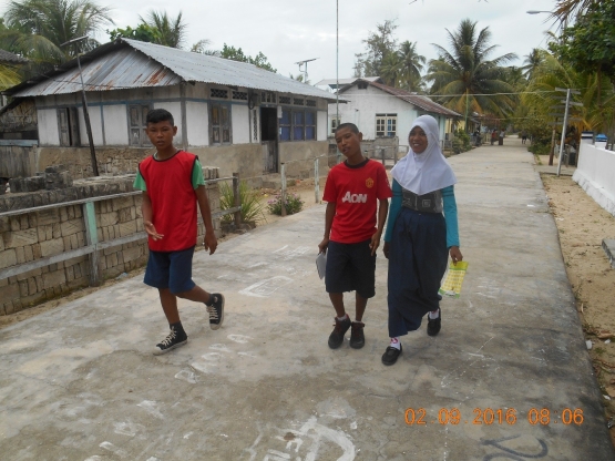 Anak Sekolah Menengah Pertama, Pulau Panambulai (Foto : Beta Masran)