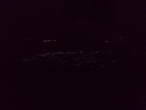 Pemandangan di malam hari dari Puncak Lembu