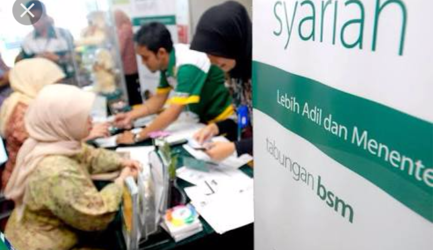 Aktivitas salah satu kantor cabang bank Syariah dalam melayani nasabah sebagaimana diunggah di situs The Insider Stories.