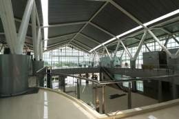 Stasiun kereta bandara di Cengkareng yang sudah hampir jadi. (sumber foto: kompas.com)