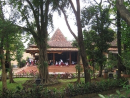 Bangunan utama museum tampak asri dengan arsitektur etnik Jawa / Foto-foto Dokumen Pribadi